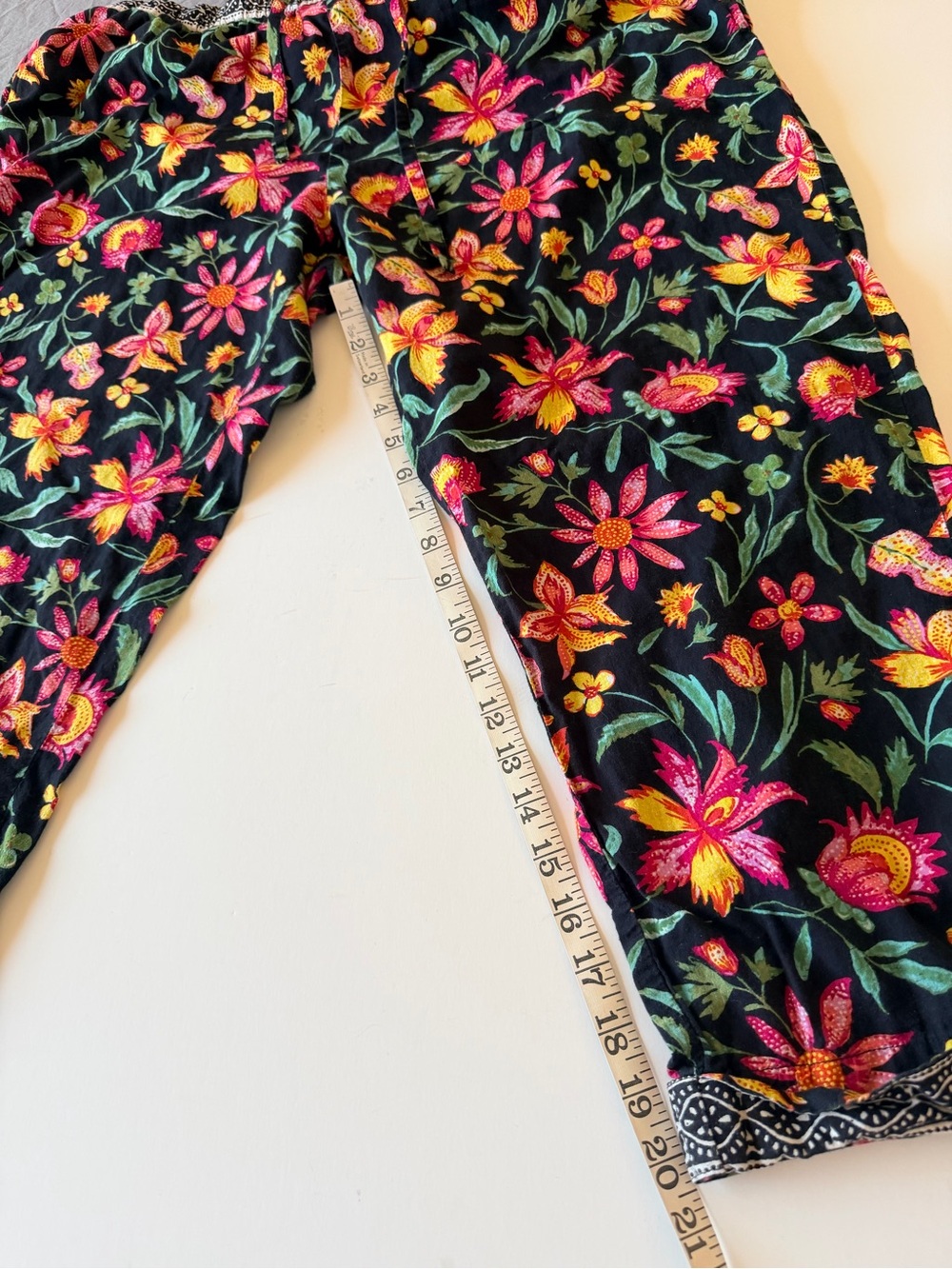 Sundance Leia cotton cropped pants, floral print, pull up draw string size L - Picture 6 of 14